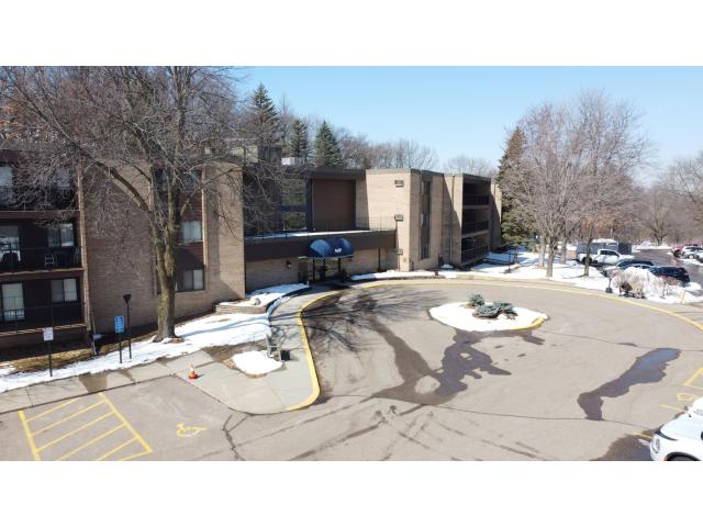 5697 Green Circle Drive Unit 208 Hopkins MN 55343 - MLS# 7042455