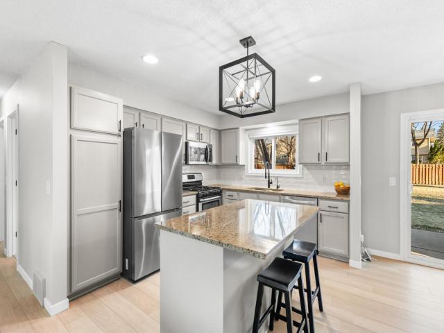 7404 Laredo Drive Chanhassen MN 55317 - MLS# 7042483