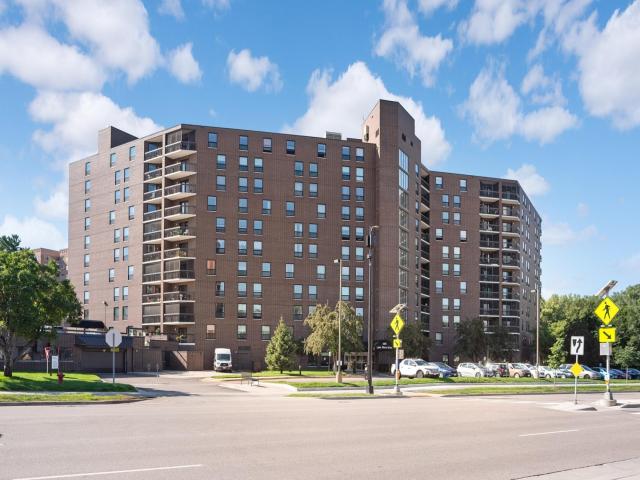 6615 Lake Shore Drive S Unit 705 Minneapolis MN 55423 - MLS# 7042753
