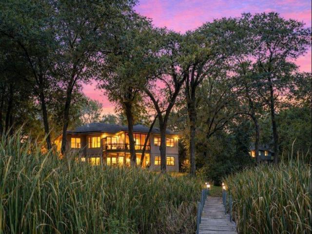 19900 Cottagewood Road Excelsior MN 55331 - MLS# 7043365