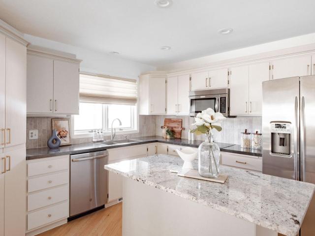 1148 Hollybrook Drive Wayzata MN 55391 - MLS# 7043503