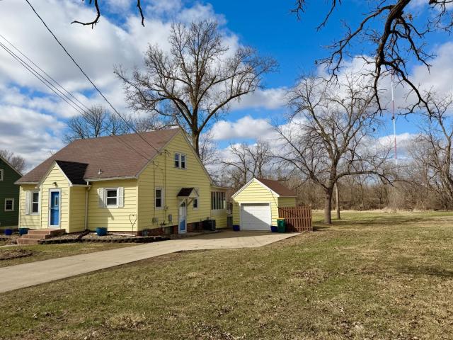 1402 S Broadway Avenue Albert Lea MN 56007 - MLS# 7044061