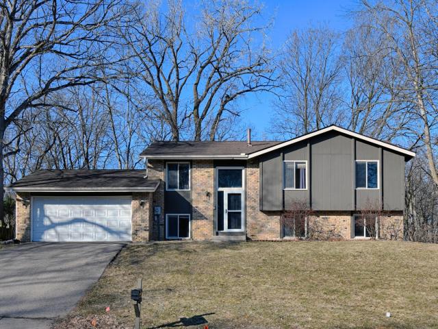 12102 Red Oak Court S Burnsville MN 55337 - MLS# 7044586