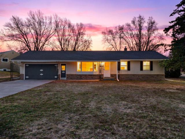 2460 E Meadow Drive North Saint Paul MN 55109 - MLS# 7044765