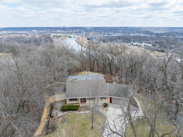 2000 Roe Crest Drive North Mankato MN 56003 - MLS# 7045158