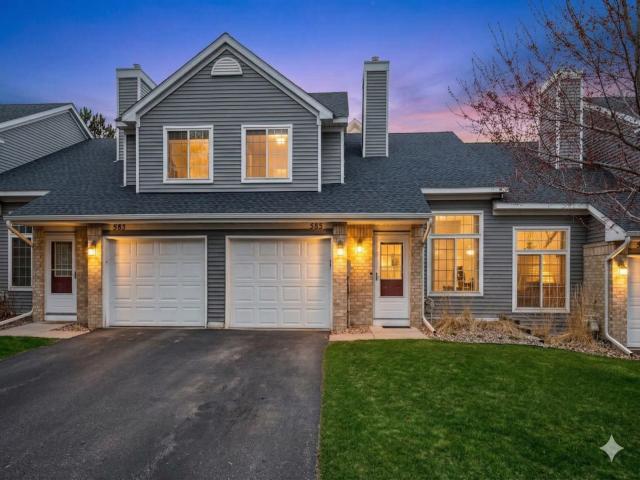 585 Mission Hills Way W Chanhassen MN 55317 - MLS# 7045203