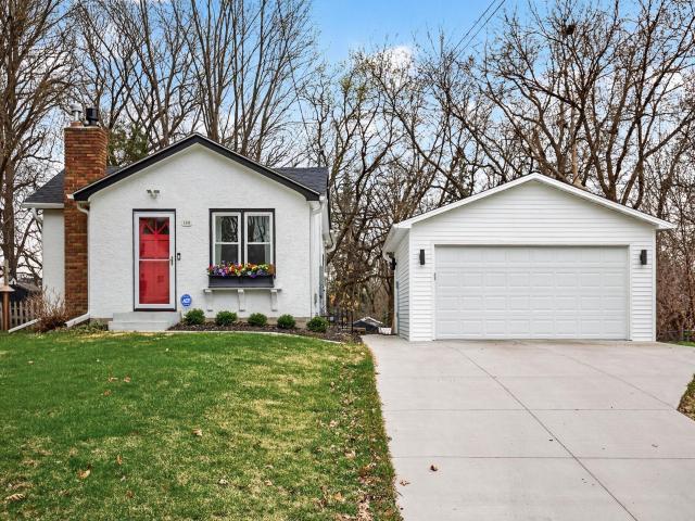 140 Hickory Street Mahtomedi MN 55115 - MLS# 7045433