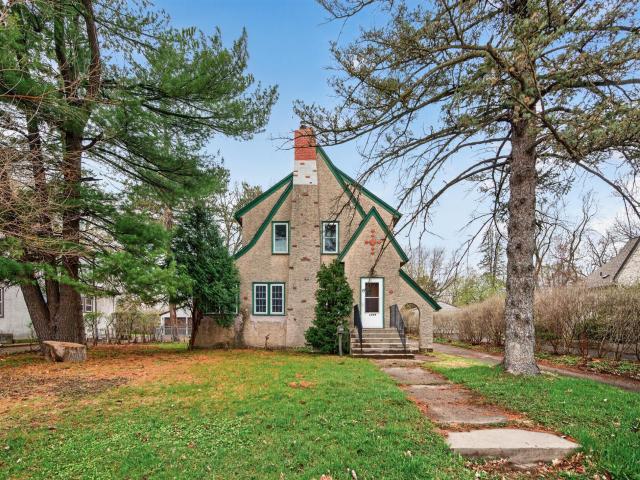 1749 Hamline Avenue N Saint Paul MN 55113 - MLS# 7045612