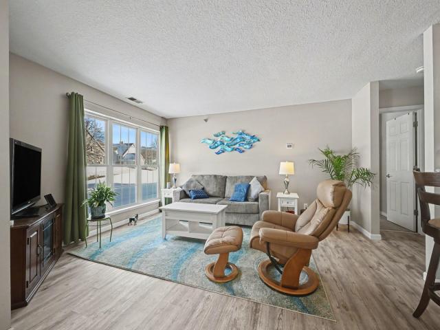 6165 Chasewood Parkway Unit 1 Hopkins MN 55343 - MLS# 7046669