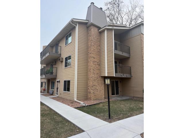 2020 Ridge Drive Unit 11 Saint Louis Park MN 55416 - MLS# 7047140