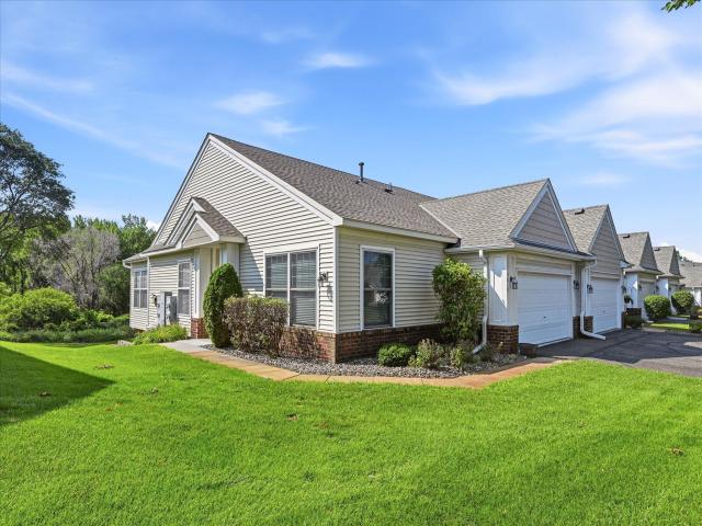 5818 Prairie Ridge Drive Shoreview MN 55126 - MLS# 7047378