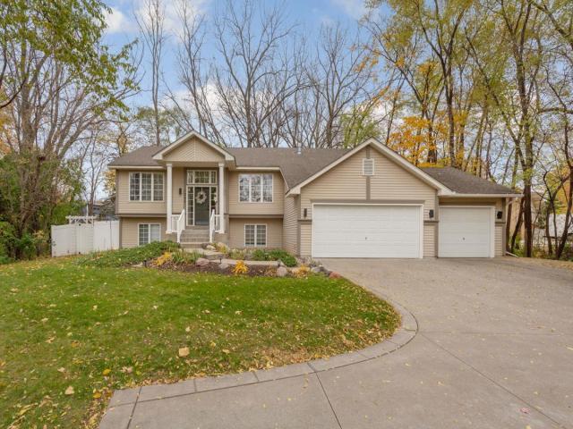 1055 W County Road D Shoreview MN 55126 - MLS# 7047528