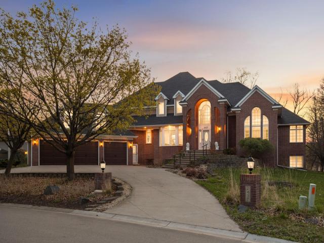 2437 Sunset Court Saint Paul MN 55117 - MLS# 7047736