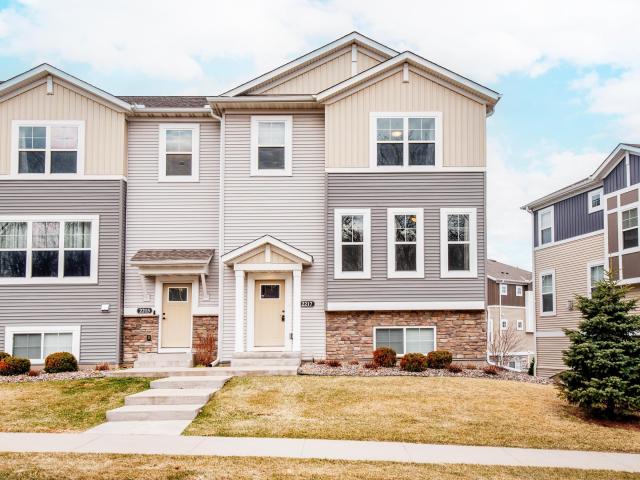 2217 Gateway Hill Road North Saint Paul MN 55109 - MLS# 7047798