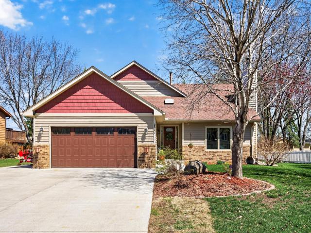 2541 Emerald Lane Shakopee MN 55379 - MLS# 7047835