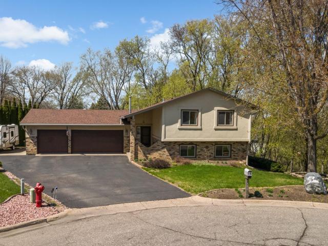 900 Garrison Court Burnsville MN 55337 - MLS# 7048433