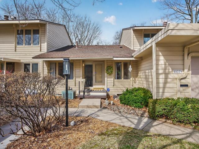 10223 Scarborough Road Bloomington MN 55437 - MLS# 7048589