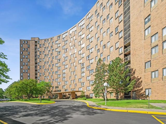 1181 Edgcumbe Road Unit 1105 Saint Paul MN 55105 - MLS# 7048869