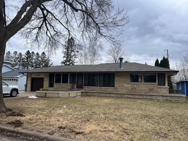 1308 Parkview Avenue Winona MN 55987 - MLS# 7049565