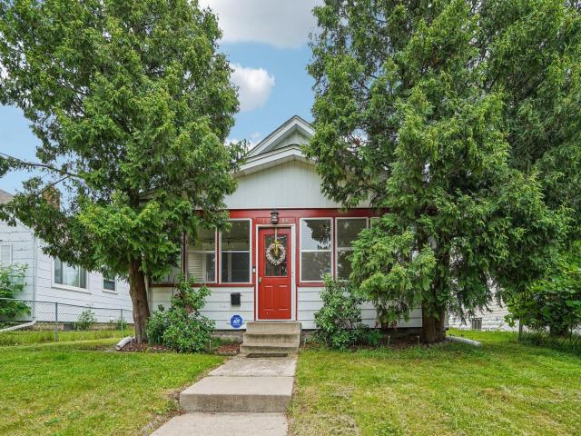 1694 Ivy Avenue E Saint Paul MN 55106 - MLS# 7049679