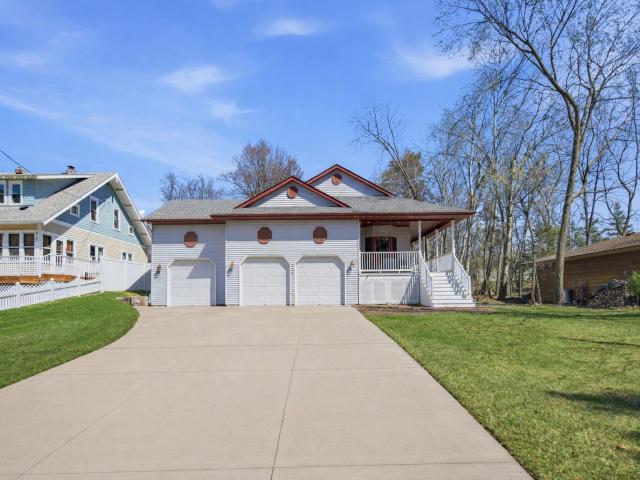 808 Hallam Avenue N Mahtomedi MN 55115 - MLS# 7049703