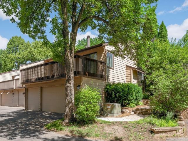 132 W Eagle Lake Drive Maple Grove MN 55369 - MLS# 7050339