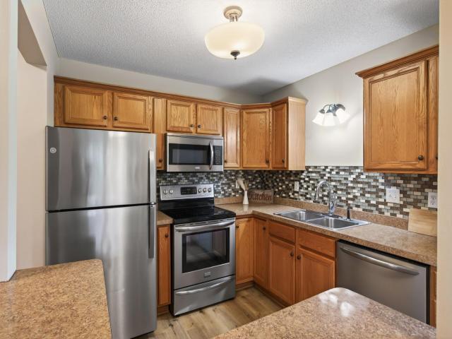 2496 County Road C2 W Unit 101 Saint Paul MN 55113 - MLS# 7050652