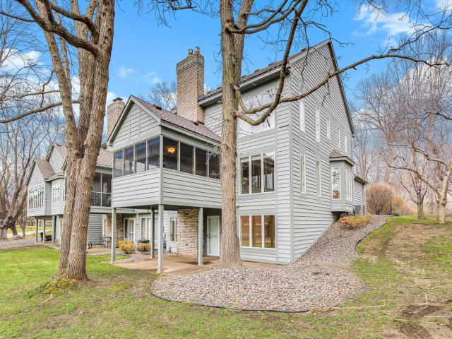 101 Wildwood Bay Drive Mahtomedi MN 55115 - MLS# 7051251