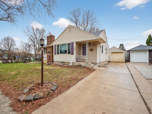 1447 13TH Avenue NW Rochester MN 55901 - MLS# 7051951