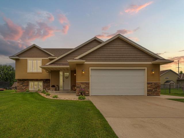 1604 Prairie Avenue SW Faribault MN 55021 - MLS# 7052087