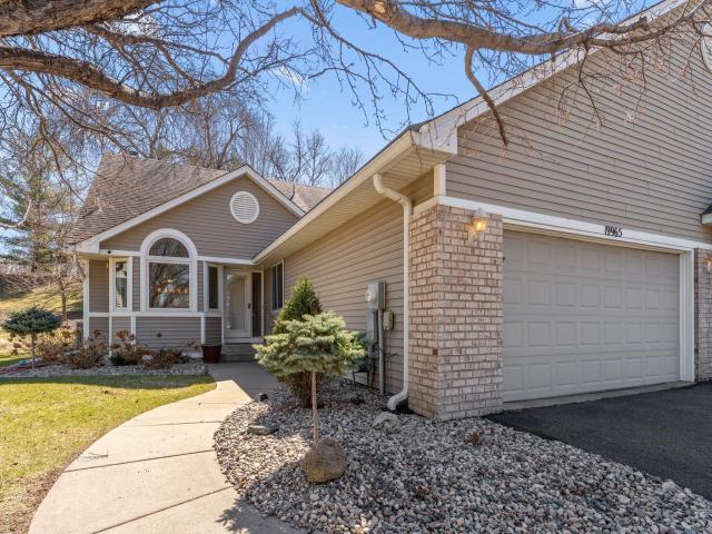 19965 Waterford Court Excelsior MN 55331 - MLS# 7052117