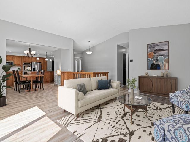 816 Westview Drive Shoreview MN 55126 - MLS# 7052482