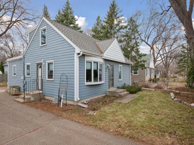 654 8th Avenue NW Saint Paul MN 55112 - MLS# 7052691