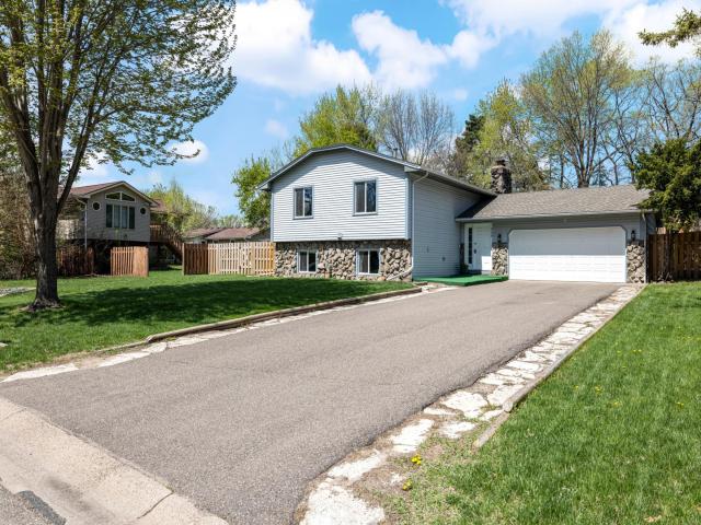 909 120th Avenue NW Coon Rapids MN 55448 - MLS# 7052781