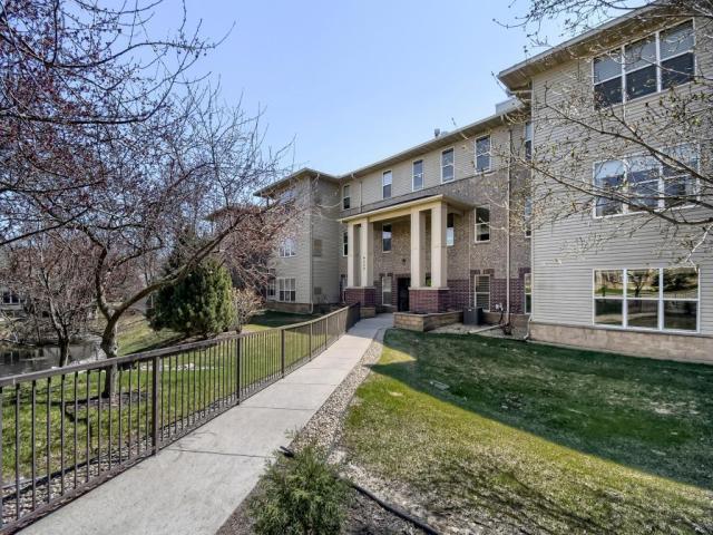 9225 Medicine Lake Road Unit 212B Golden Valley MN 55427 - MLS# 7052910