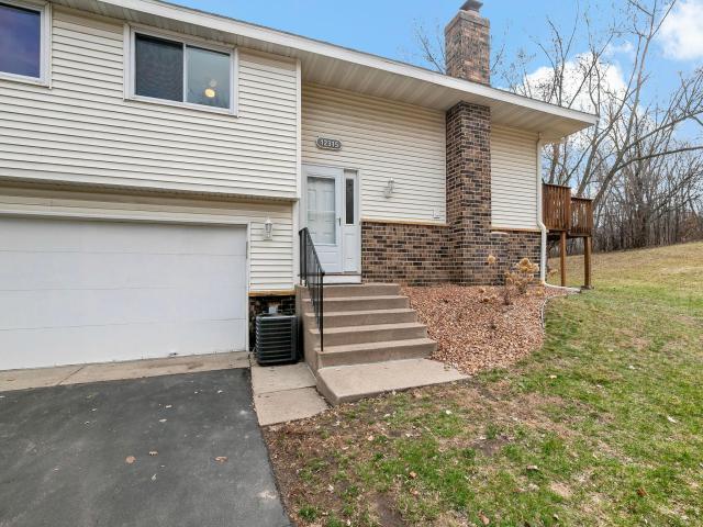 12315 Oak Leaf Court Burnsville MN 55337 - MLS# 7052974