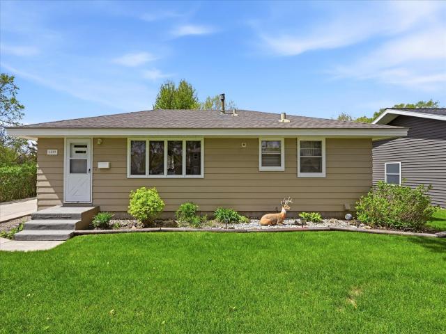 1209 Vincent Place Chaska MN 55318 - MLS# 7053143