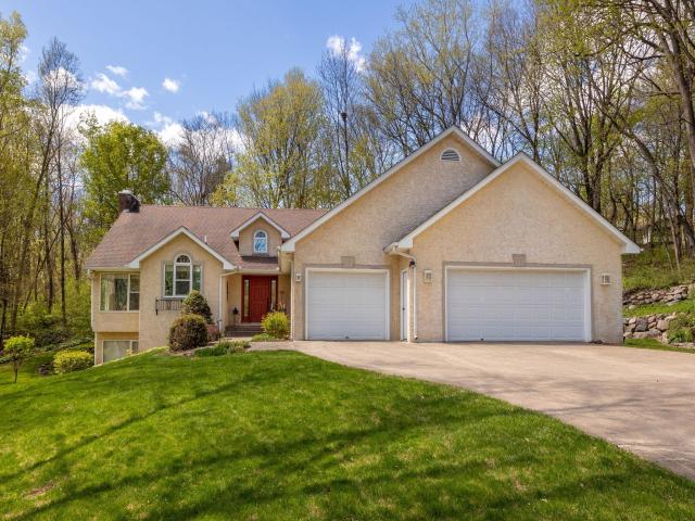 1360 Parkview Drive Chaska MN 55318 - MLS# 7053426