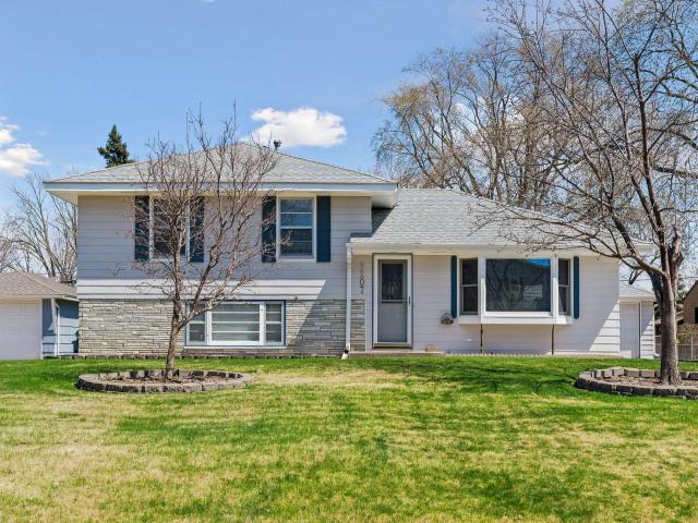 9207 Washington Street NE Blaine MN 55434 - MLS# 7053808
