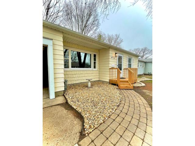 1103 Amelia Avenue Albert Lea MN 56007 - MLS# 7054589