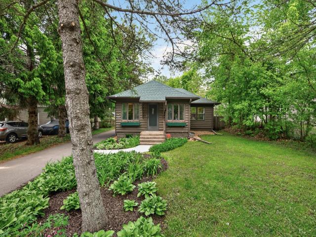 944 Mahtomedi Avenue Mahtomedi MN 55115 - MLS# 7054603
