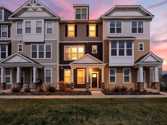 665 Satori Way Chaska MN 55318 - MLS# 7054753