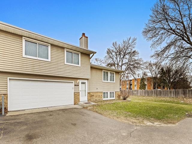 6120 64th Avenue N Brooklyn Park MN 55429 - MLS# 7055289