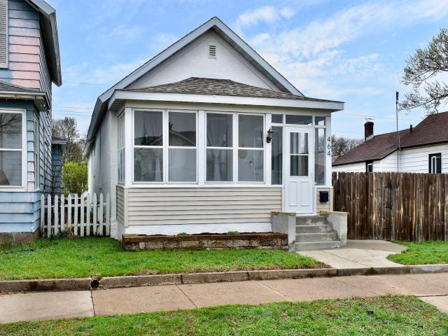 464 E Howard Street Winona MN 55987 - MLS# 7056318
