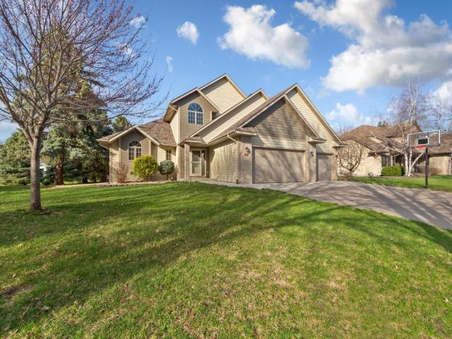 1526 Castle Drive North Mankato MN 56003 - MLS# 7057121