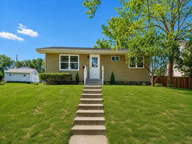 820 7th Avenue E Shakopee MN 55379 - MLS# 7057628