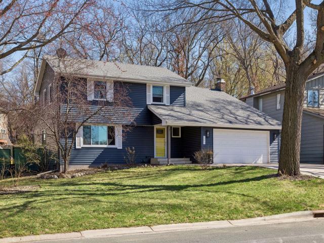 1212 Balsam Trail E Eagan MN 55123 - MLS# 7057743