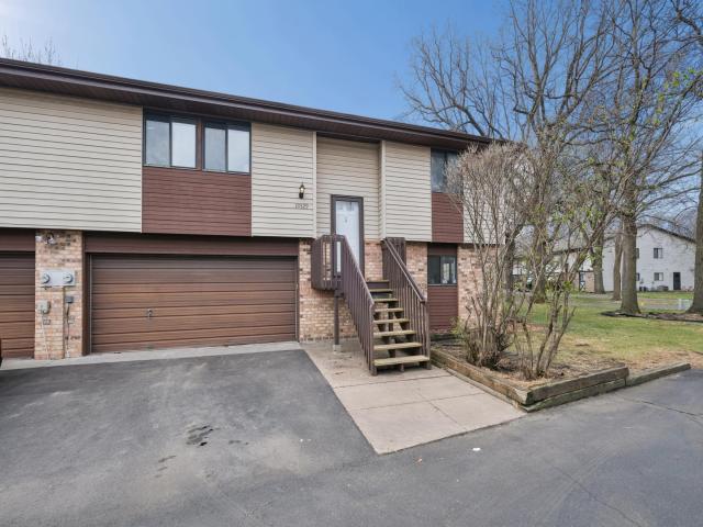 10529 Grouse Circle NW Minneapolis MN 55433 - MLS# 7058034