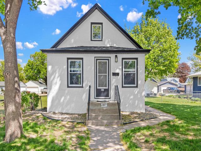 417 10th Avenue S South Saint Paul MN 55075 - MLS# 7058222