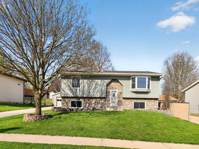 4415 Valley Drive NW Rochester MN 55901 - MLS# 7058612